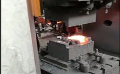 伺服電動(dòng)螺旋壓力機(jī)是如何做到安全又高效的運(yùn)行？